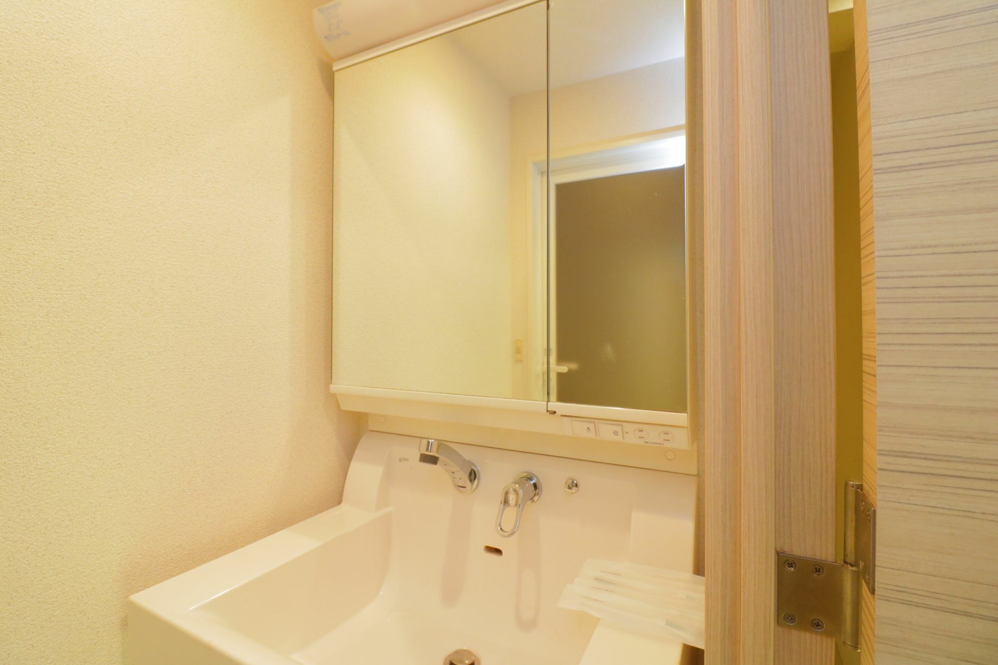 Hg Cozy Hotel No 17 通天閣前 Osaka Exterior foto